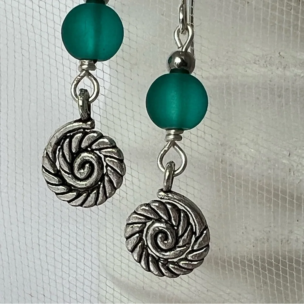 𝅺Artisan Sea Blue Green Frosted Beaded Earrings with Nautilus Charms